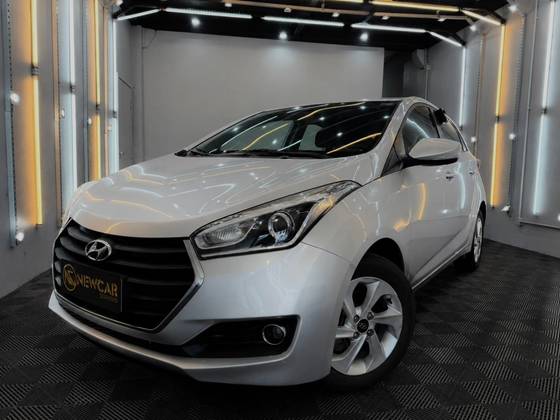 HYUNDAI HB20 1.6 PREMIUM 16V FLEX 4P AUTOMÁTICO HYUNDAI HB20 1.6 PREMIUM 16V FLEX 4P AUTOMÁTICO